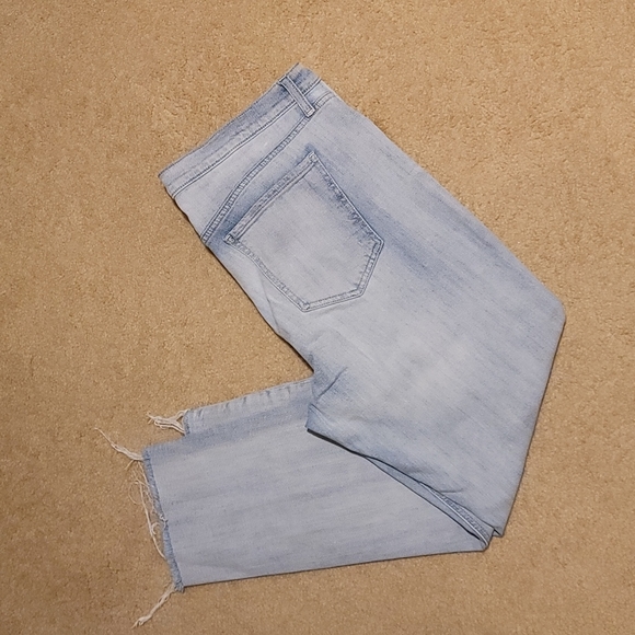 Old Navy Distressed Boyfriend Denim Jeans - Picture 2 of 4